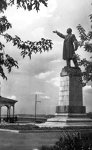 Памятник Ленину на бульваре